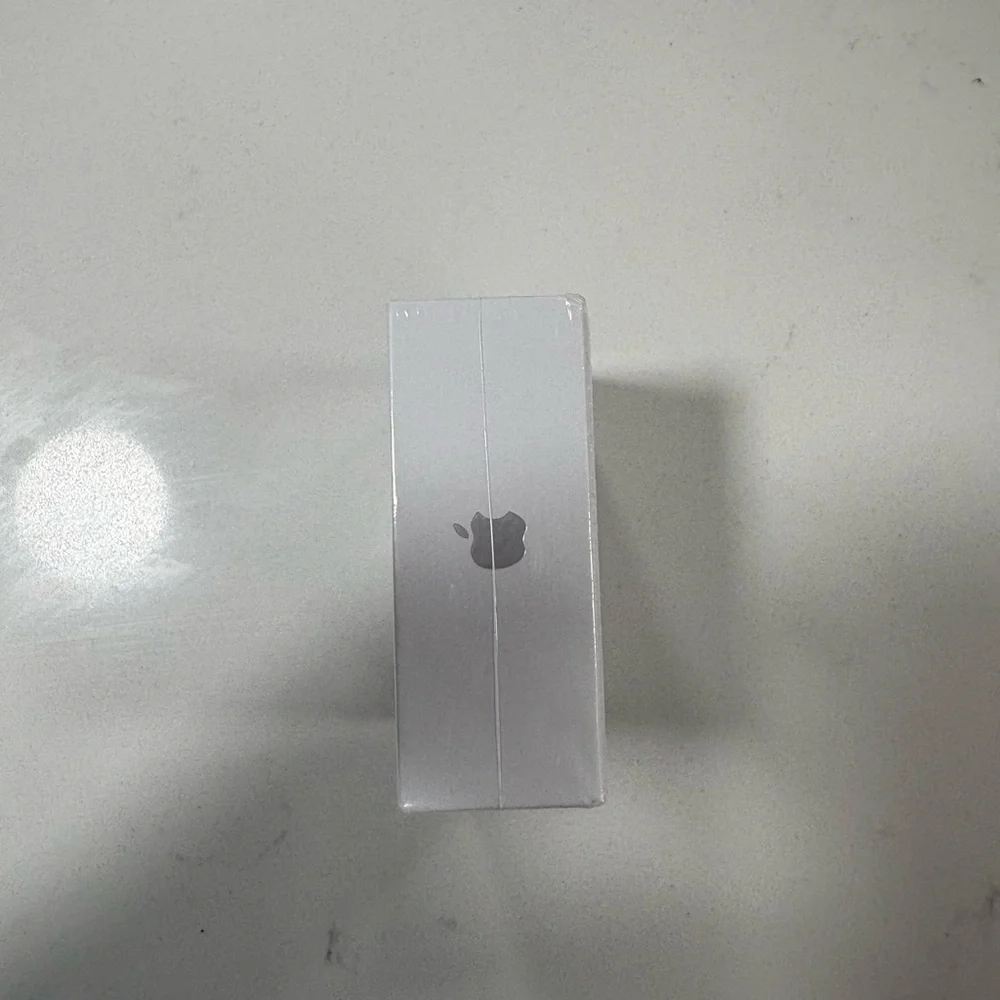 Apple AirPods Active Noice Cancellation